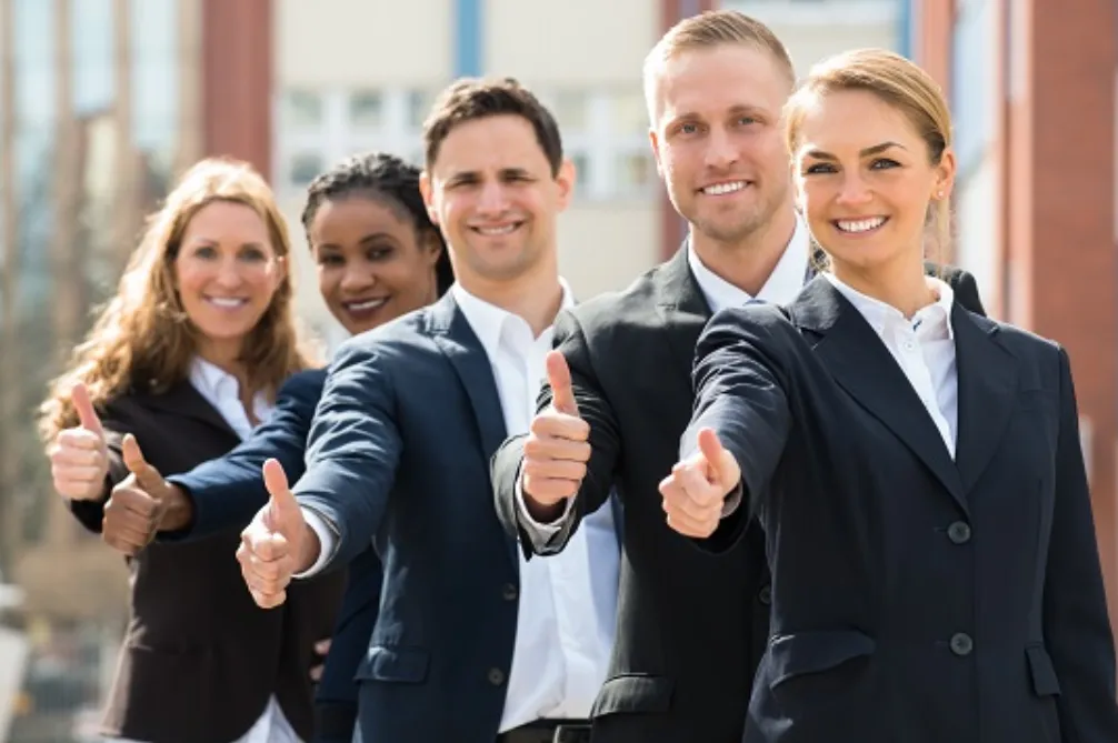 How Does a Management Team Help With Community Oversight